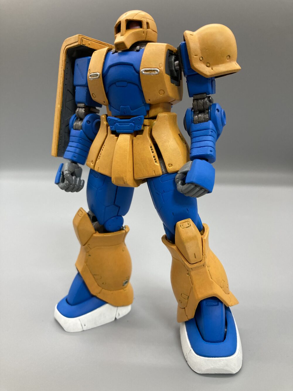 デカールワークはバランスが大事!デカールの貼り方を解説【ガンプラ】|アクリジョン筆塗り普及委員会
