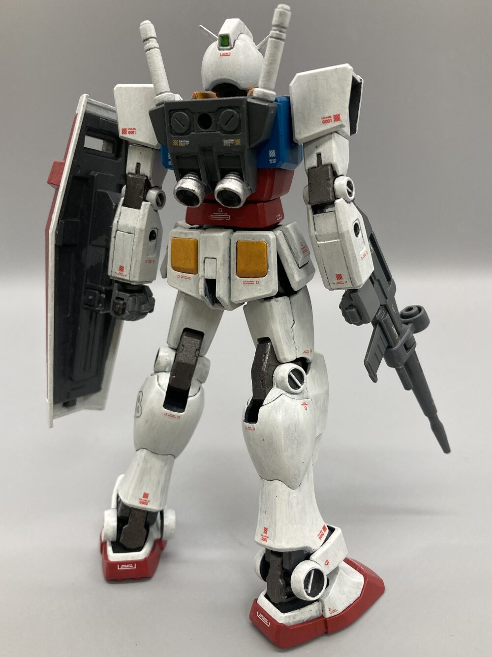 デカールは貼りすぎない－ガンプラを水転写式デカールでシンプルに