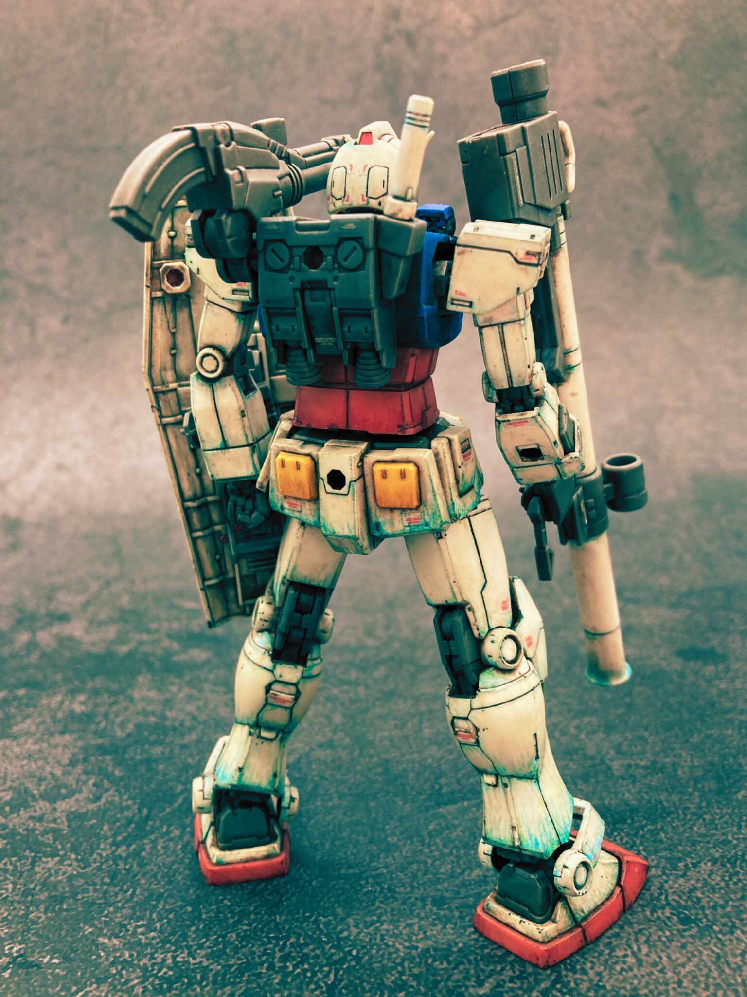 ガンプラ作例】HGガンダム（ORIGIN版）リアルタッチマーカーと色鉛筆